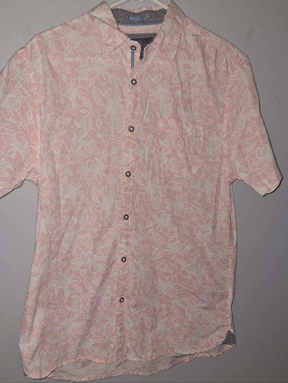 Across the Pond Men's‎ Short Sleeve Dad Button Up Shirt Pink Floral Cruise Large